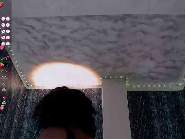 LILITHROUSE88 webcam
