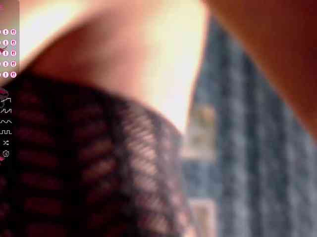 LILITHROUSE88 webcam