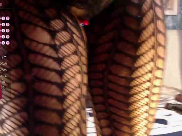 LILITHROUSE88 webcam