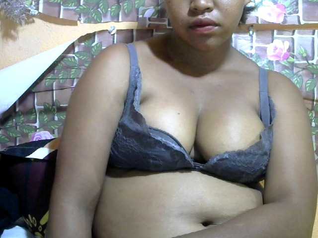 PrettyChoco2's BongaCams show and profile