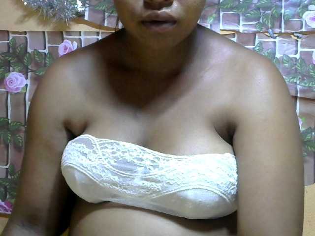 PrettyChoco2's BongaCams show and profile