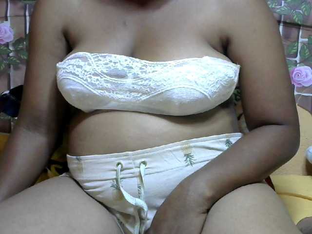 PrettyChoco2's BongaCams show and profile