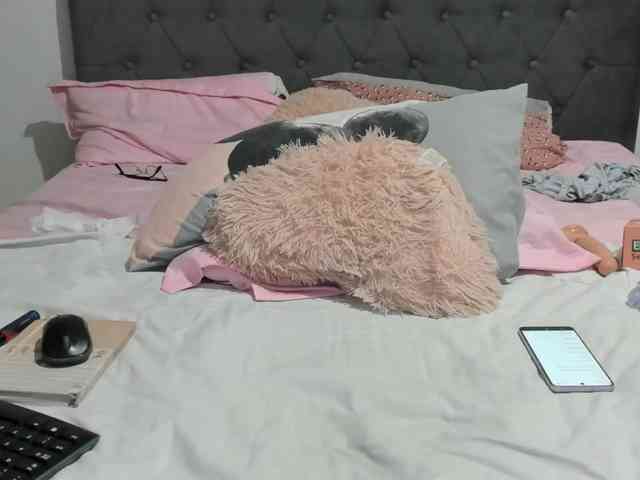 EllaSweet12 webcam