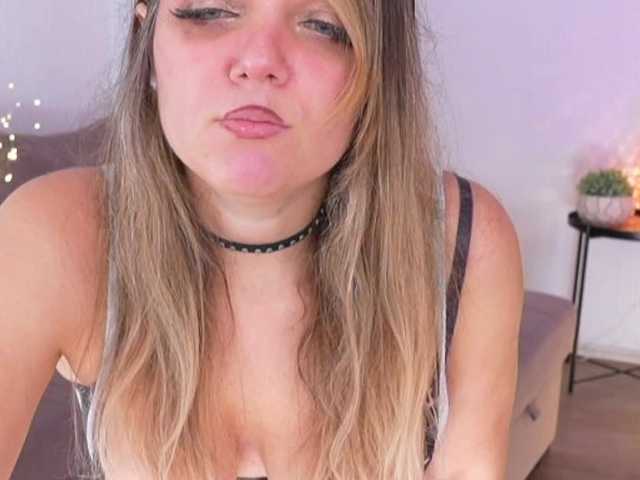 MagneticAmi's BongaCams show and profile