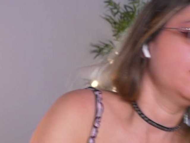 MagneticAmi's BongaCams show and profile