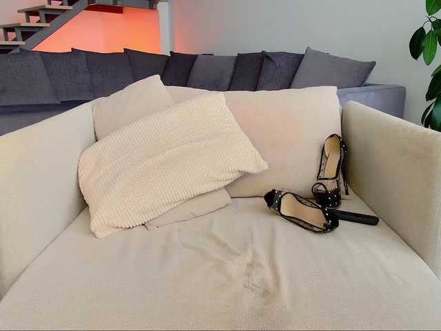 Laranya's BongaCams show and profile