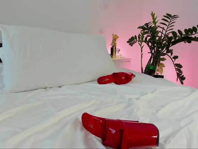 Laranya's BongaCams show and profile