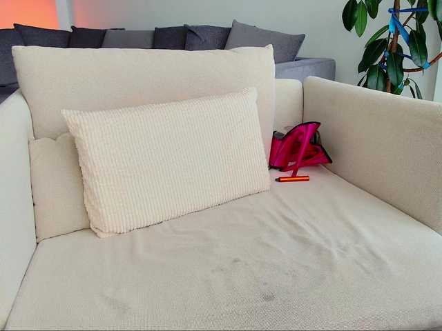 Laranya's BongaCams show and profile