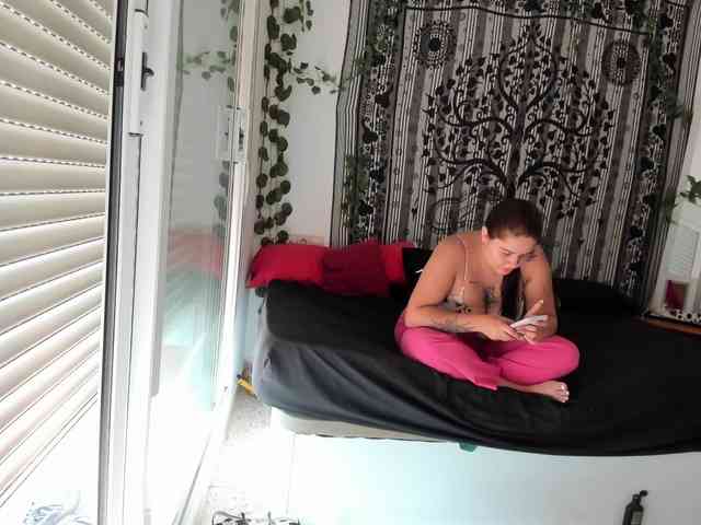 CatalinaaHot webcam