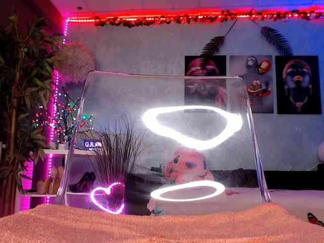 Chanelcharmx webcam