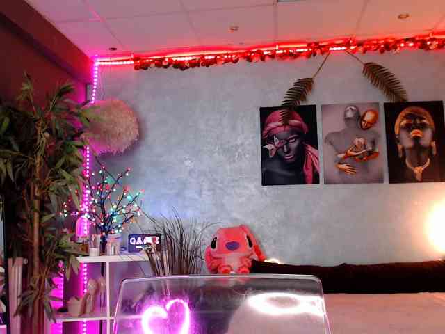 Chanelcharmx webcam