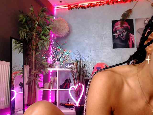 Chanelcharmx webcam