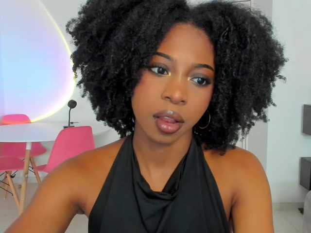 Amatiistur webcam bongacams model stream image
