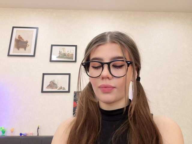 dolly-ll from BongaCams is Freechat