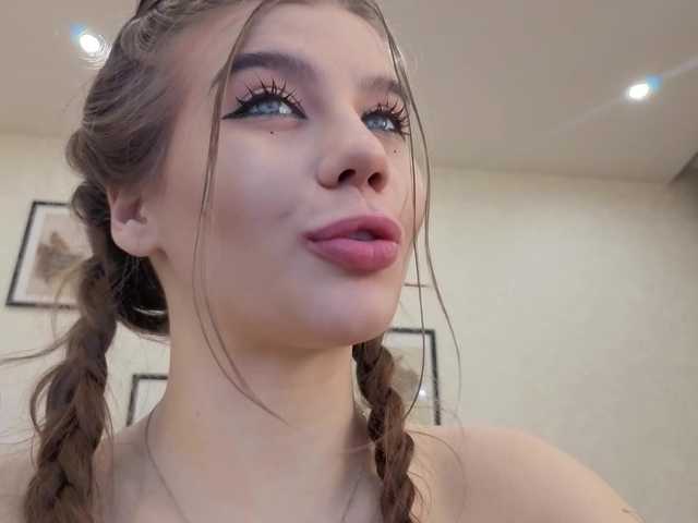dolly-ll's BongaCams show and profile