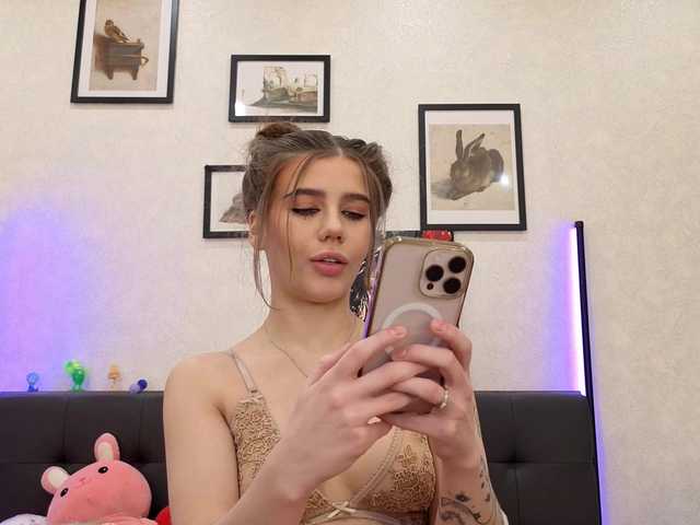 dolly-ll from BongaCams is Freechat