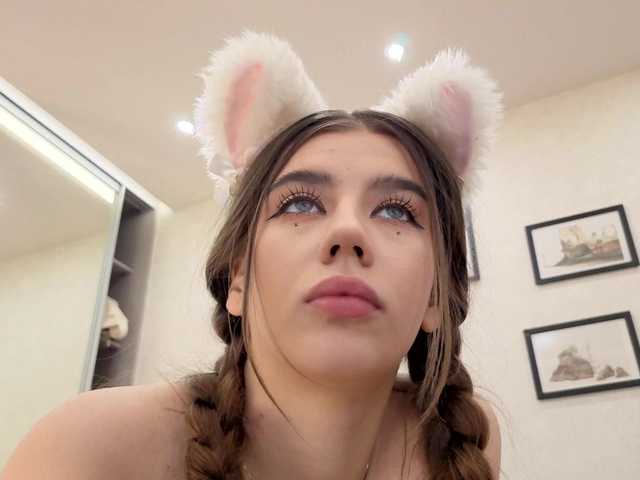 Masturbate to hot slut Dolly-ll dolly-ll from BongaCams