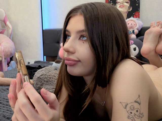 dolly-ll Live Webcam on BongaCams