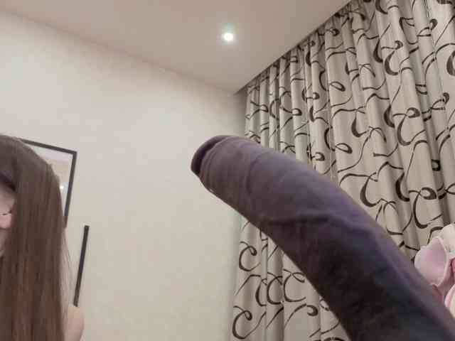 dolly-ll Live Webcam on BongaCams