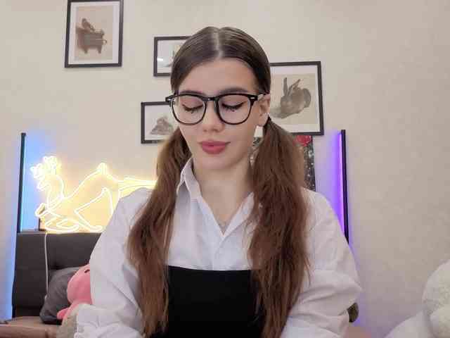 dolly-ll Live Webcam on BongaCams