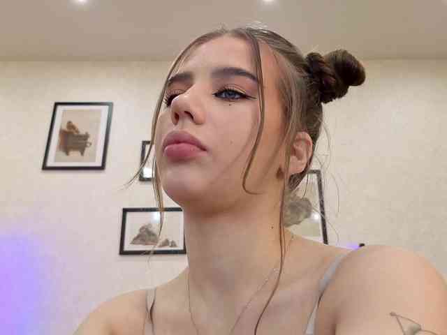 dolly-ll's webcam live show