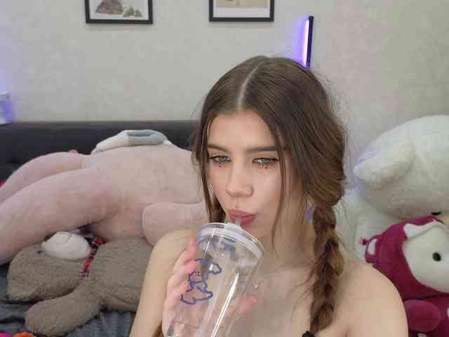 dolly-ll Live Webcam on BongaCams