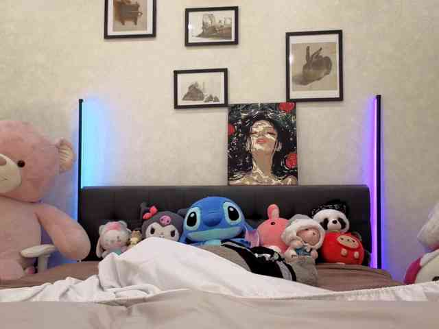 dolly-ll Live Webcam on BongaCams