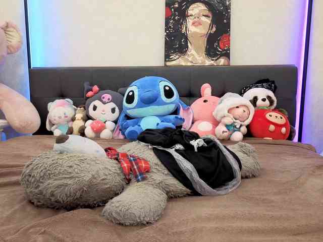 dolly-ll Live Webcam on BongaCams