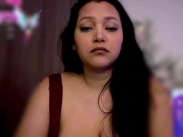 MarcellaGriffin webcam