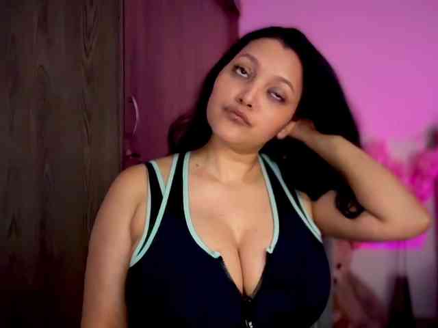 MarcellaGriffin webcam