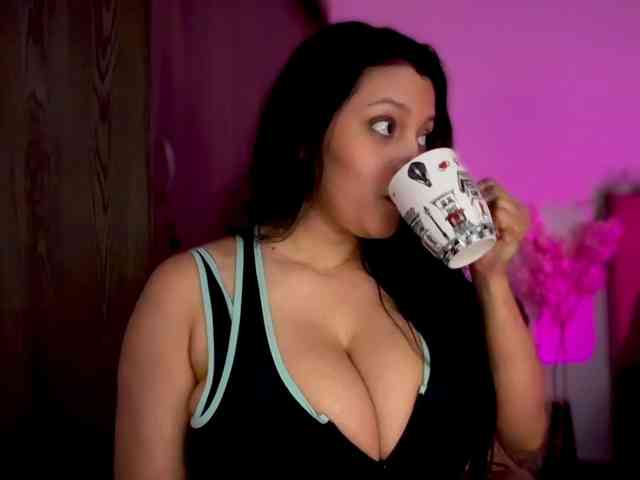 MarcellaGriffin webcam