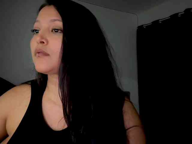 MarcellaGriffin webcam