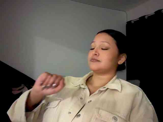MarcellaGriffin webcam