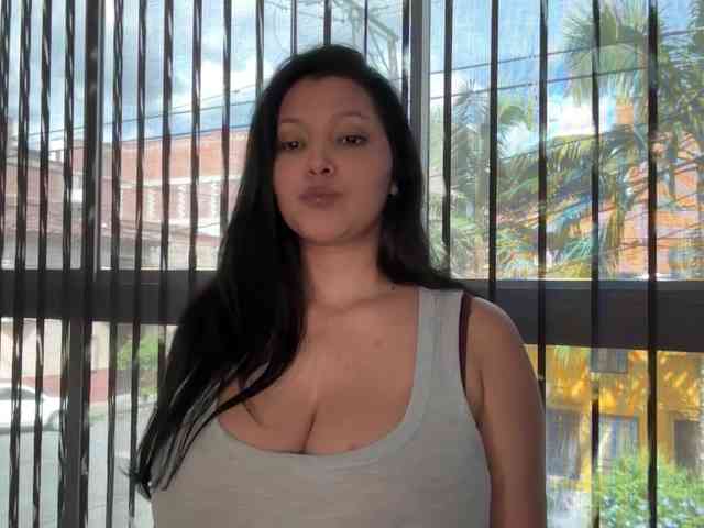 MarcellaGriffin webcam
