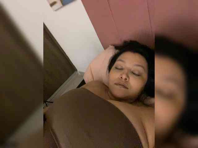 MarcellaGriffin webcam