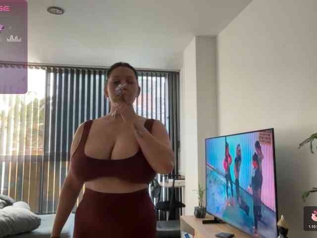 MarcellaGriffin webcam
