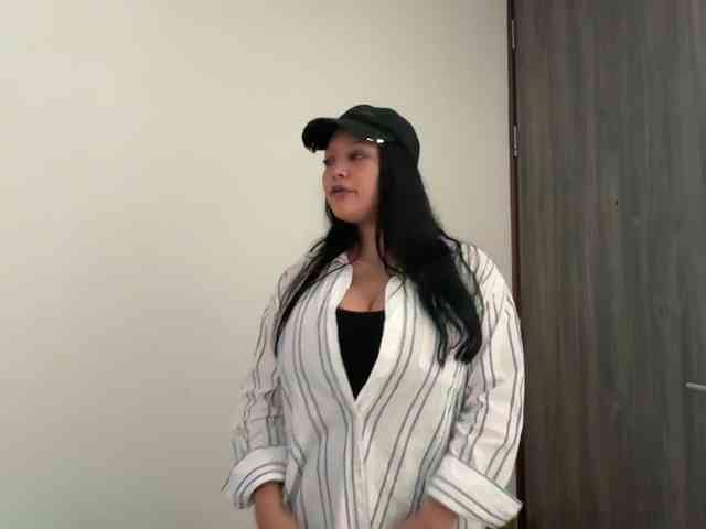 MarcellaGriffin webcam