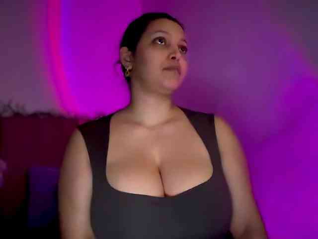 MarcellaGriffin webcam