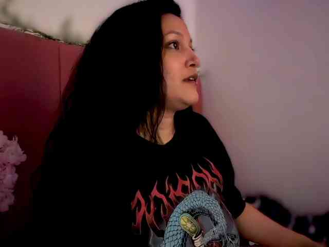 MarcellaGriffin webcam