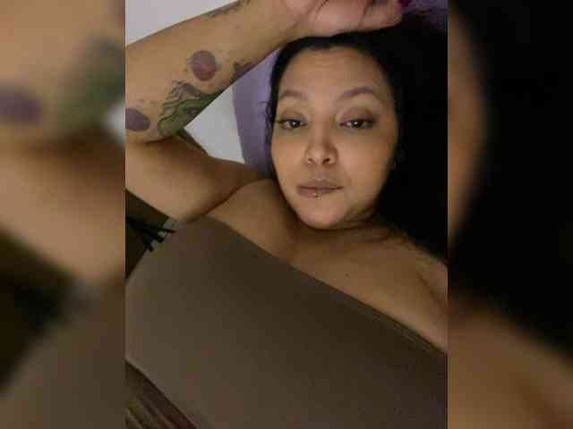 MarcellaGriffin webcam