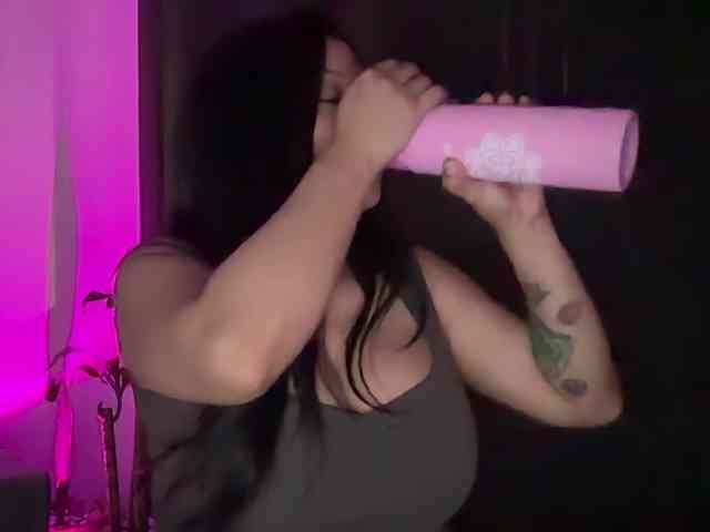 MarcellaGriffin webcam
