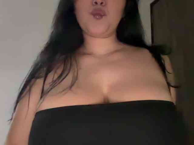 MarcellaGriffin webcam