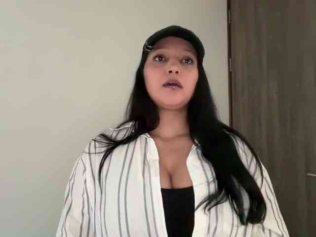 MarcellaGriffin webcam