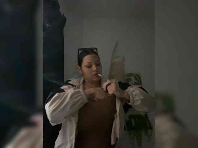 MarcellaGriffin webcam