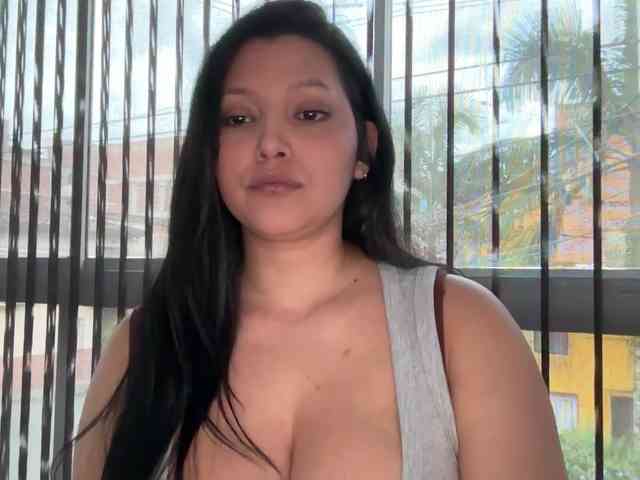 MarcellaGriffin webcam