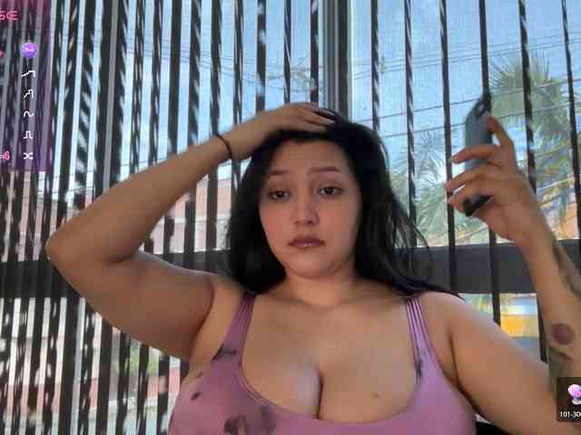 MarcellaGriffin webcam