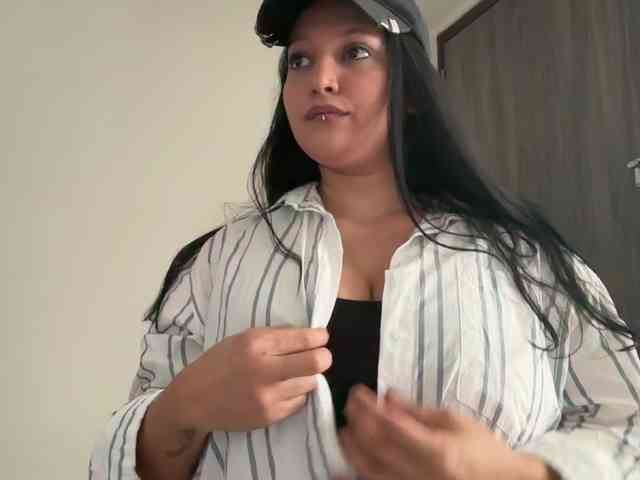 MarcellaGriffin webcam