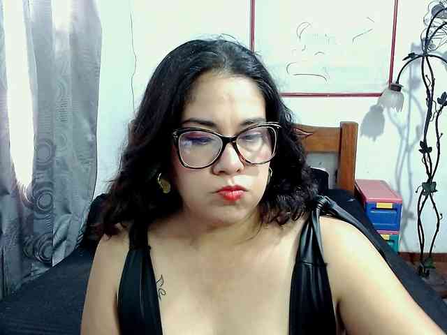 Mistresskloe webcam