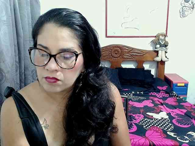 Mistresskloe webcam