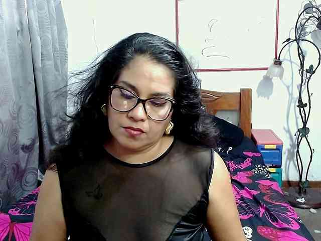 Mistresskloe webcam